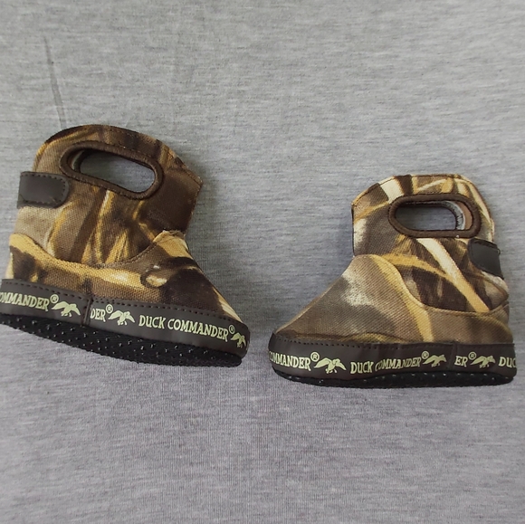 Duck Commander Mossy Oak Soft Sole Boots Size 1 or 3m - Picture 4 of 5